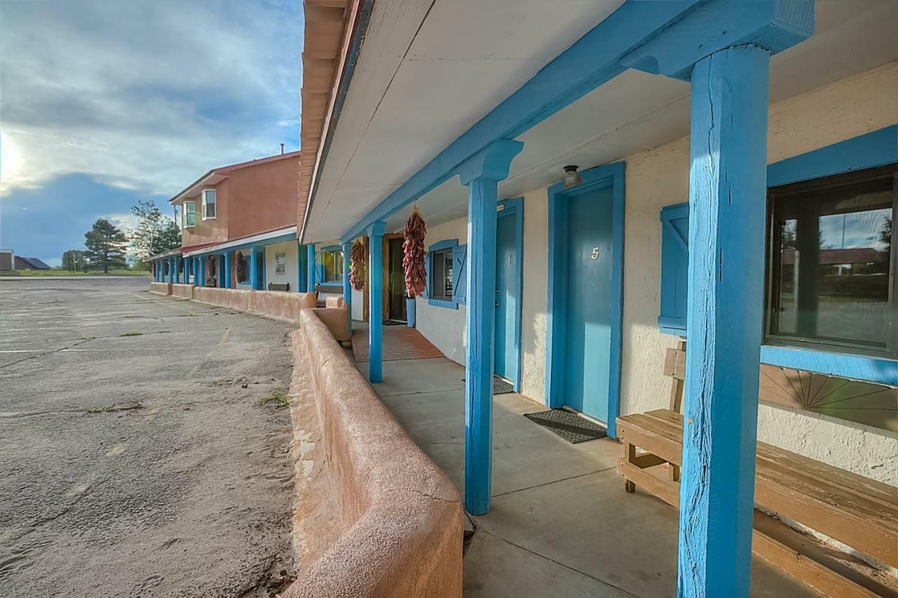 Chama Trails Motel Bagian luar foto